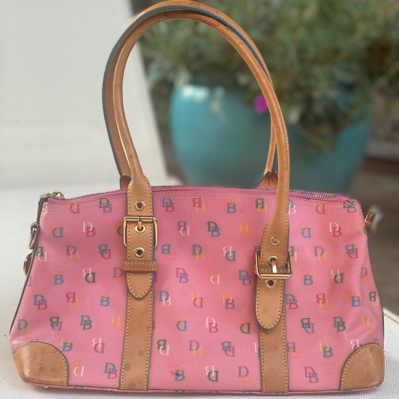 Authentic Dooney + Bourke handbag - Picture 1 of 5